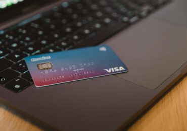 Wo findet man die Kartenprüfnummer auf einer Maestro Kreditkarte?
